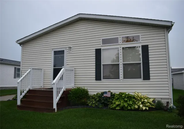 Photo 3 of Single family home for sale at 5485 Oakmont, Howell, MI 48843 | MLS# 20261073087 | Listing updated on 2026-09-11
