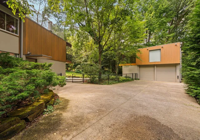 Photo 111 of Single family home for sale at 1030 Spruce Dr, Ann Arbor, MI 48104 | MLS# 81026048206 | Listing updated on 2026-09-11