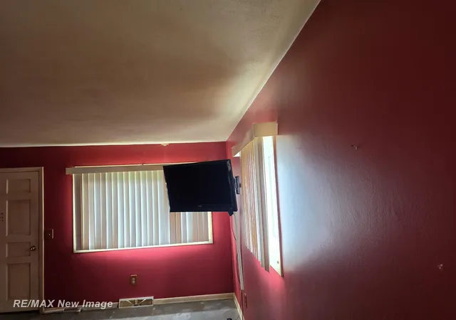 Photo 4 of Single family home for sale at 771 S Center Rd, Saginaw, MI 48638 | MLS# 61050221412 | Listing updated on 2026-09-10