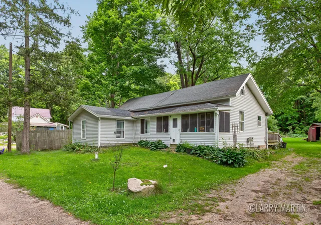 Photo 1 of Single family home for sale at 37 Thornapple Lake Rd, Nashville, MI 49073 | MLS# 65026048210 | Listing updated on 2026-09-17