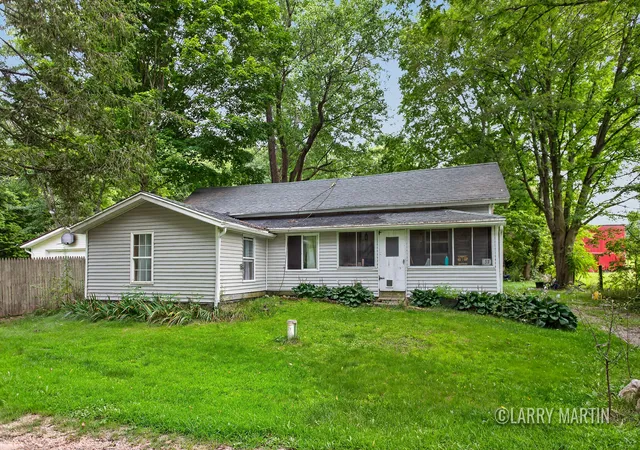 Photo 2 of Single family home for sale at 37 Thornapple Lake Rd, Nashville, MI 49073 | MLS# 65026048210 | Listing updated on 2026-09-17
