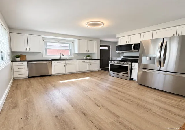 Photo 3 of Single family home for sale at 4484 Ziegler St, Dearborn Heights, MI 48125 | MLS# 20261073098 | Listing updated on 2026-09-14