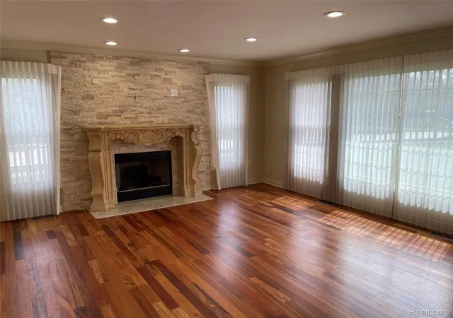 Photo 4 of Single family home for sale at 45856 Bristol Cir, Novi, MI 48377 | MLS# 20261073102 | Listing updated on 2026-09-11