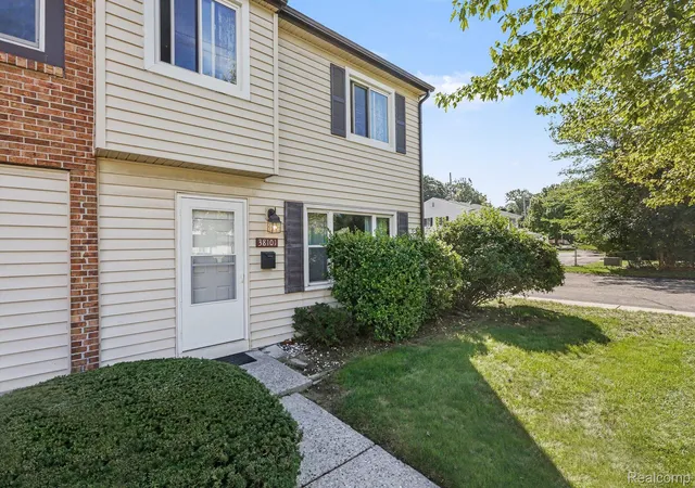 Photo 3 of Condo for sale at 38101 Carolon Blvd, Westland, MI 48185 | MLS# 20261073104 | Listing updated on 2026-09-12