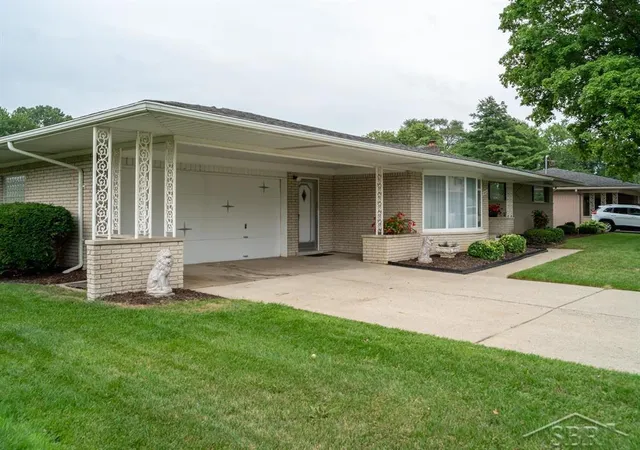 Photo 3 of Single family home for sale at 5171 Lorin Dr, Shelby Township, MI 48316 | MLS# 61050221419 | Listing updated on 2026-09-10