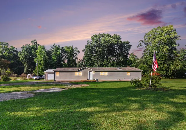 Single family home for sale at 10040 Austin Rd, Jackson, MI 49201 | MLS# 55026048222