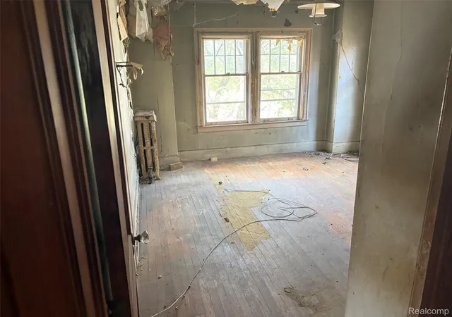 Photo 3 of Single family home for sale at 1727 Edison St, Detroit, MI 48206 | MLS# 20261073115 | Listing updated on 2026-09-11