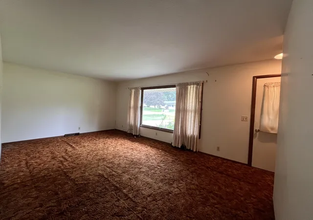Photo 3 of Single family home for sale at 584 Pineview Dr, Holland, MI 49424 | MLS# 65026048225 | Listing updated on 2026-09-10