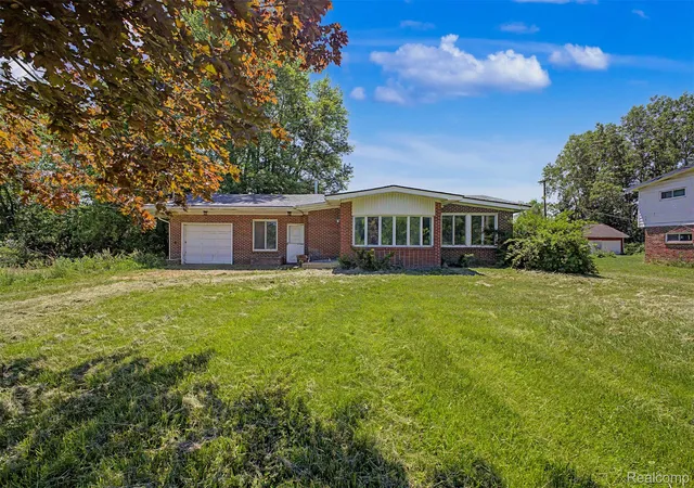 Photo 1 of Single family home for sale at 2145 Oakville Waltz Rd, New Boston, MI 48164 | MLS# 20261073122 | Listing updated on 2026-09-15