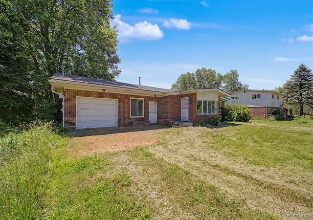 Photo 2 of Single family home for sale at 2145 Oakville Waltz Rd, New Boston, MI 48164 | MLS# 20261073122 | Listing updated on 2026-09-15