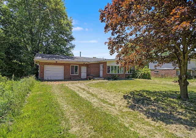 Photo 3 of Single family home for sale at 2145 Oakville Waltz Rd, New Boston, MI 48164 | MLS# 20261073122 | Listing updated on 2026-09-15
