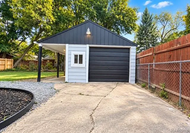 Photo 2 of Single family home for sale at 3917 Winona St, Flint, MI 48504 | MLS# 20261073129 | Listing updated on 2026-09-15
