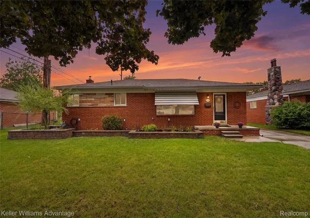 Photo 1 of Sale Pending at 26126 Warrington St, Dearborn Heights, MI 48127 | MLS# 20261073132 | Listing updated on 2026-09-14
