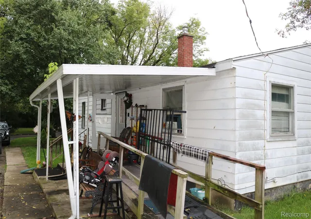 Photo 2 of Single family home for sale at 1215 W Genesee Ave, Flint, MI 48505 | MLS# 20261073134 | Listing updated on 2026-09-12