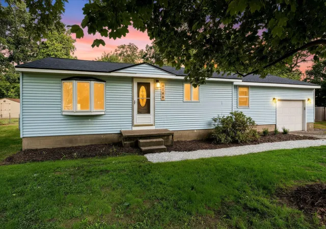 Photo 2 of Single family home for sale at 1166 Oaklea St, Muskegon, MI 49442 | MLS# 65026048229 | Listing updated on 2026-09-10