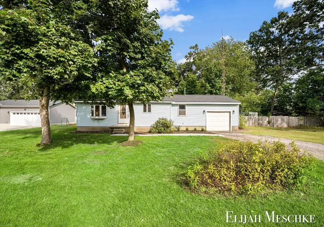 Photo 3 of Single family home for sale at 1166 Oaklea St, Muskegon, MI 49442 | MLS# 65026048229 | Listing updated on 2026-09-10