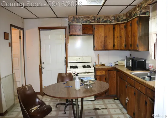 Photo 3 of Single family home for sale at 1510 Casimir St, Saginaw, MI 48601 | MLS# 20261073135 | Listing updated on 2026-09-16