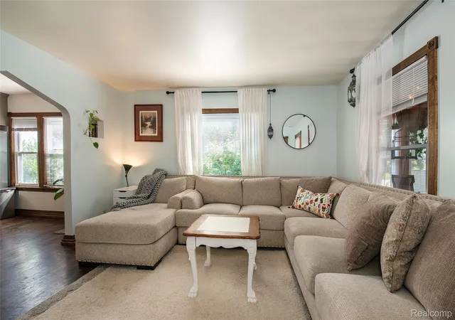 Photo 4 of Single family home for sale at 22 Cloverport Ave, Rochester Hills, MI 48307 | MLS# 20261073137 | Listing updated on 2026-09-14