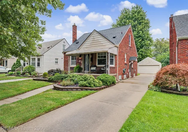 Photo 2 of Single family home for sale at 3237 Mckinley St, Dearborn, MI 48124 | MLS# 20261073139 | Listing updated on 2026-09-19