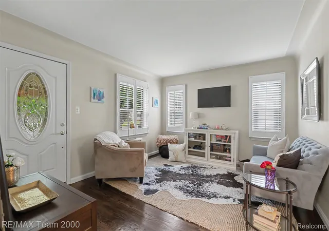 Photo 3 of Single family home for sale at 3237 Mckinley St, Dearborn, MI 48124 | MLS# 20261073139 | Listing updated on 2026-09-19