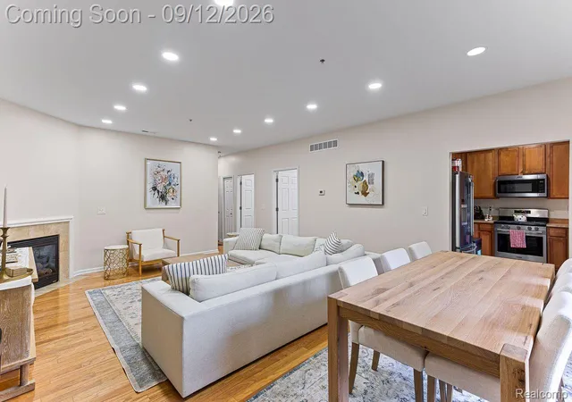 Photo 4 of Condo for sale at 22274 Abbey Ln, Dearborn, MI 48124 | MLS# 20261073138 | Listing updated on 2026-09-14