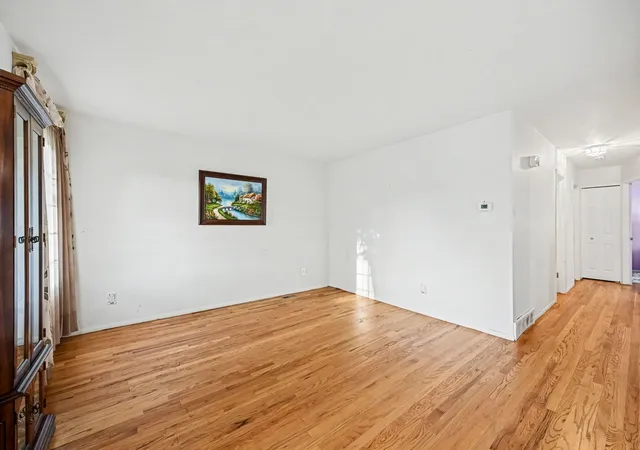 Photo 3 of Single family home for sale at 14345 Knolson St, Livonia, MI 48154 | MLS# 81026048230 | Listing updated on 2026-09-20
