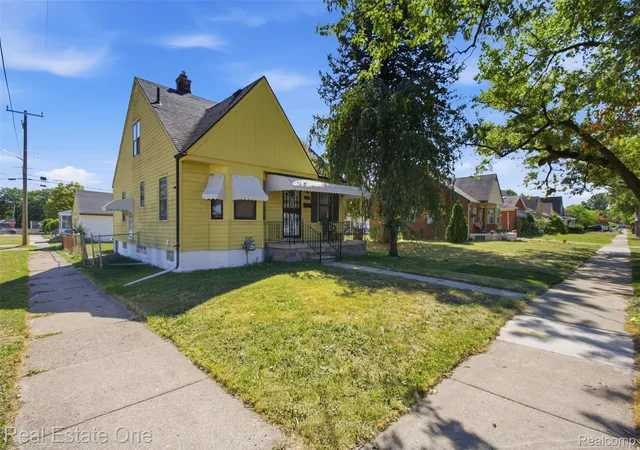 Photo 2 of Single family home for sale at 6698 Rockdale St, Dearborn Heights, MI 48127 | MLS# 20261073146 | Listing updated on 2026-09-11