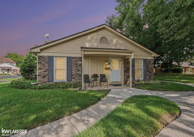 Listing Photo 1 - Condo for sale in building located at 34204 Garfield Cir, Fraser, MI 48026