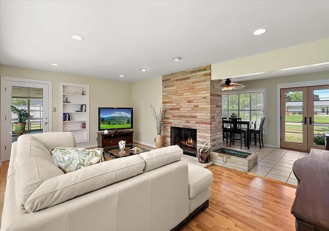 Photo 3 of Single family home for sale at 838 S Shore Dr, Holland, MI 49423 | MLS# 71026048236 | Listing updated on 2026-09-10