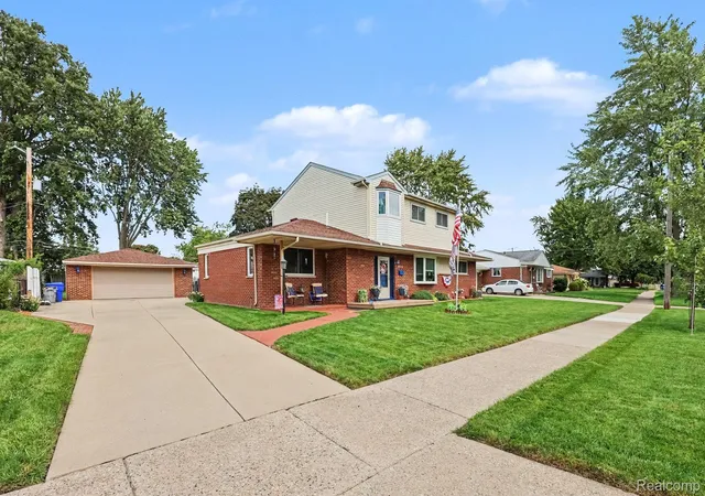 Photo 1 of Single family home for sale at 18237 Davidson, Fraser, MI 48026 | MLS# 20261073153 | Listing updated on 2026-09-14