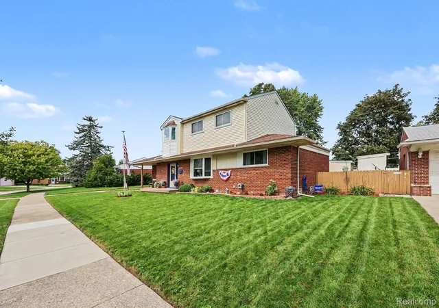 Photo 2 of Single family home for sale at 18237 Davidson, Fraser, MI 48026 | MLS# 20261073153 | Listing updated on 2026-09-14