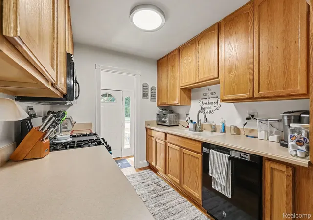 Photo 4 of Single family home for sale at 18237 Davidson, Fraser, MI 48026 | MLS# 20261073153 | Listing updated on 2026-09-14