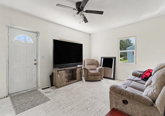 Photo 4 of Single family home for sale at 340 E Main St, Hudson, MI 49247 | MLS# 62026048240 | Listing updated on 2026-09-14