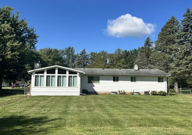 Photo 3 of Single family home for sale at 5168 Woodcliff Dr, Flint, MI 48504 | MLS# 81026048241 | Listing updated on 2026-09-10