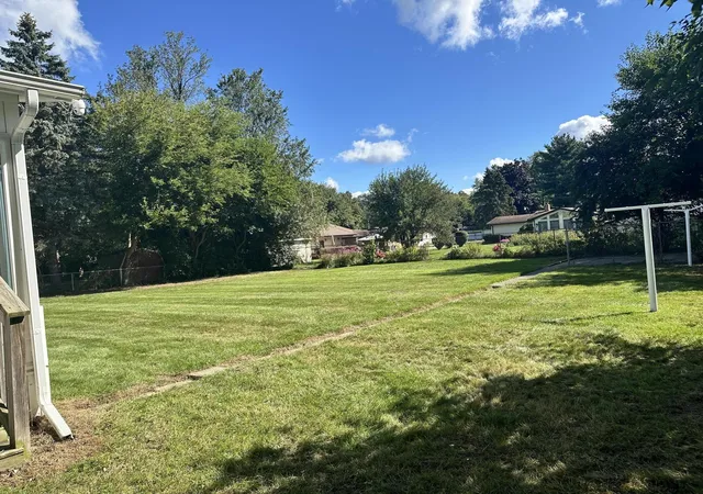 Photo 3 of Single family home for sale at 5168 Woodcliff Dr, Flint, MI 48504 | MLS# 81026048241 | Listing updated on 2026-09-10