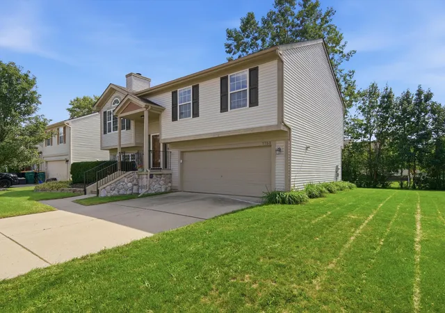 Photo 3 of Single family home for sale at 7752 Bay Tree Dr, Ypsilanti, MI 48197 | MLS# 81026048239 | Listing updated on 2026-09-15