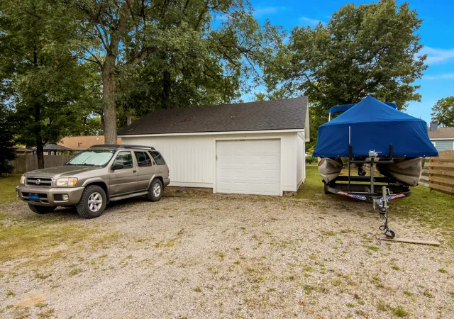 Photo 35 of Single family home for sale at 325 Hamilton St, Traverse City, MI 49686 | MLS# 78080073410 | Listing updated on 2026-09-10