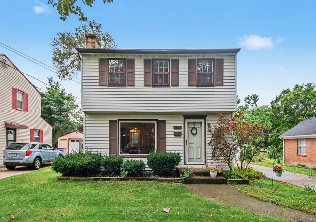 Single family home for sale at 1619 Winick St SE, Grand Rapids, MI 49506 | MLS# 65026048245