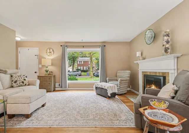 Photo 3 of Single family home for sale at 1619 Winick St SE, Grand Rapids, MI 49506 | MLS# 65026048245 | Listing updated on 2026-09-10