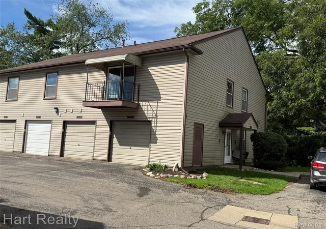 Photo 3 of Condo for sale at 2157 Park Pl Dr, Walled Lake, MI 48390 | MLS# 20261073185 | Listing updated on 2026-10-12