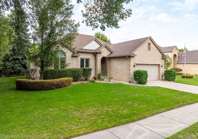 Photo 2 of Single family home for sale at 750 Shortridge Ave, Rochester Hills, MI 48307 | MLS# 20261073184 | Listing updated on 2026-09-13