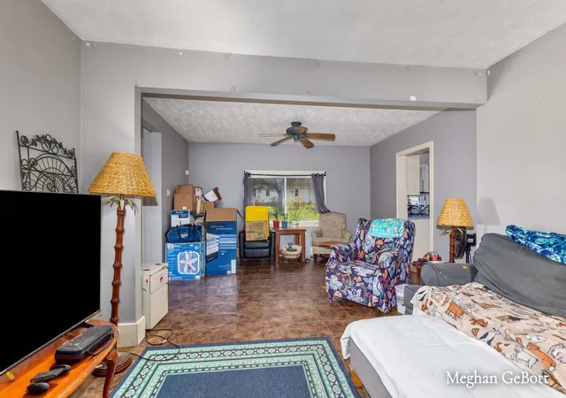 Photo 4 of Single family home for sale at 1410 Walnut St NE, Grand Rapids, MI 49503 | MLS# 65026048249 | Listing updated on 2026-09-17