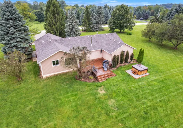 Photo 2 of Single family home for sale at 9083 Warner Rd, Saline, MI 48176 | MLS# 81026048255 | Listing updated on 2026-09-16