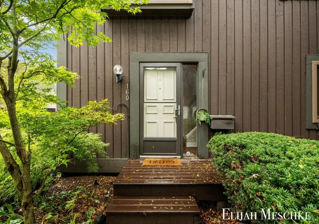 Listing Photo 5 - Condo for sale in building located at 160 Carberry Hl Ct, Kalamazoo, MI 49006