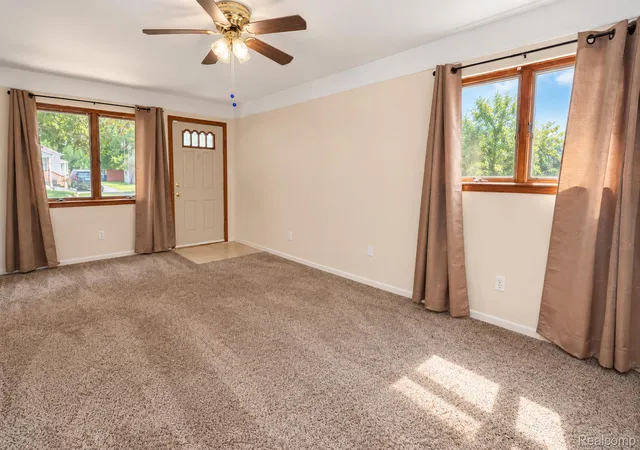 Photo 3 of Single family home for sale at 18285 Deering St, Livonia, MI 48152 | MLS# 20261073192 | Listing updated on 2026-09-12