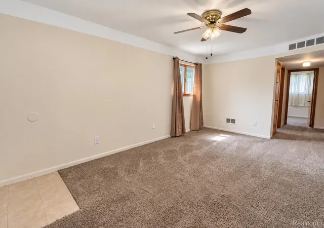Photo 4 of Single family home for sale at 18285 Deering St, Livonia, MI 48152 | MLS# 20261073192 | Listing updated on 2026-09-12