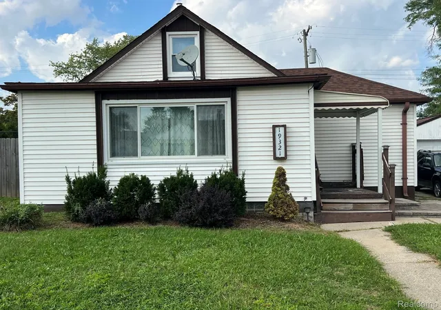 Photo 2 of Single family home for sale at 19321 Florida St, Roseville, MI 48066 | MLS# 20261073195 | Listing updated on 2026-10-08