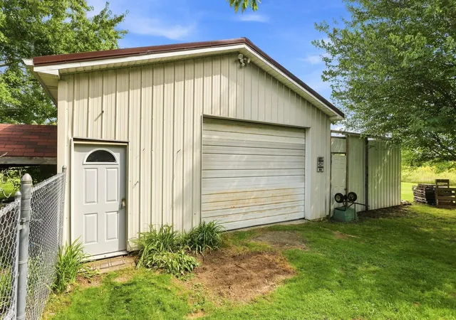 Photo 4 of Single family home for sale at 4621 Hurds Cor Rd, Mayville, MI 48744 | MLS# 5050221440 | Listing updated on 2026-09-10