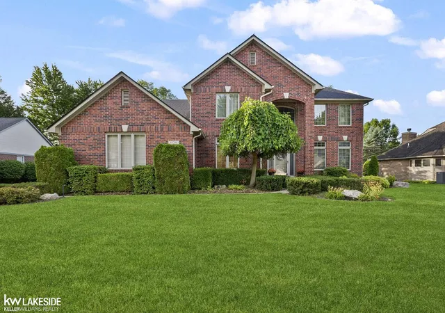Photo 1 of Sale Pending at 43748 Fallen Tree Dr, Sterling Heights, MI 48314 | MLS# 58050221441 | Listing updated on 2026-09-17