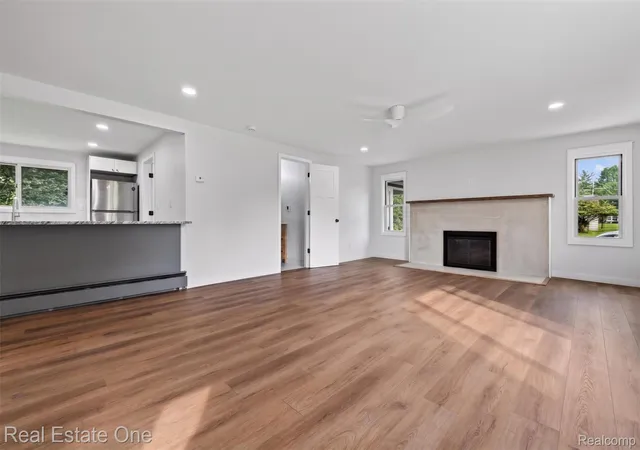 Photo 3 of Single family home for sale at 25275 Ravine St, Southfield, MI 48033 | MLS# 20261073200 | Listing updated on 2026-10-08